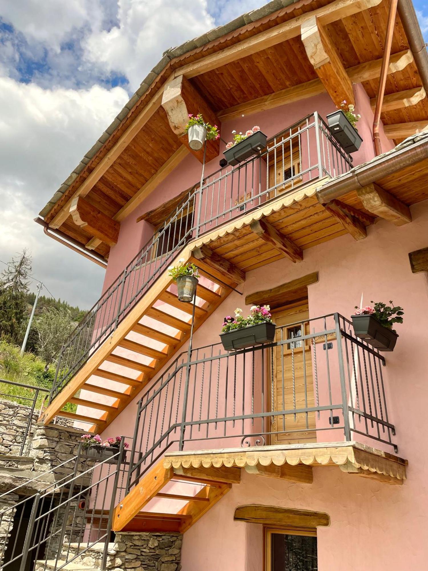La Famille D'Evian Hotel Villeneuve Kültér fotó