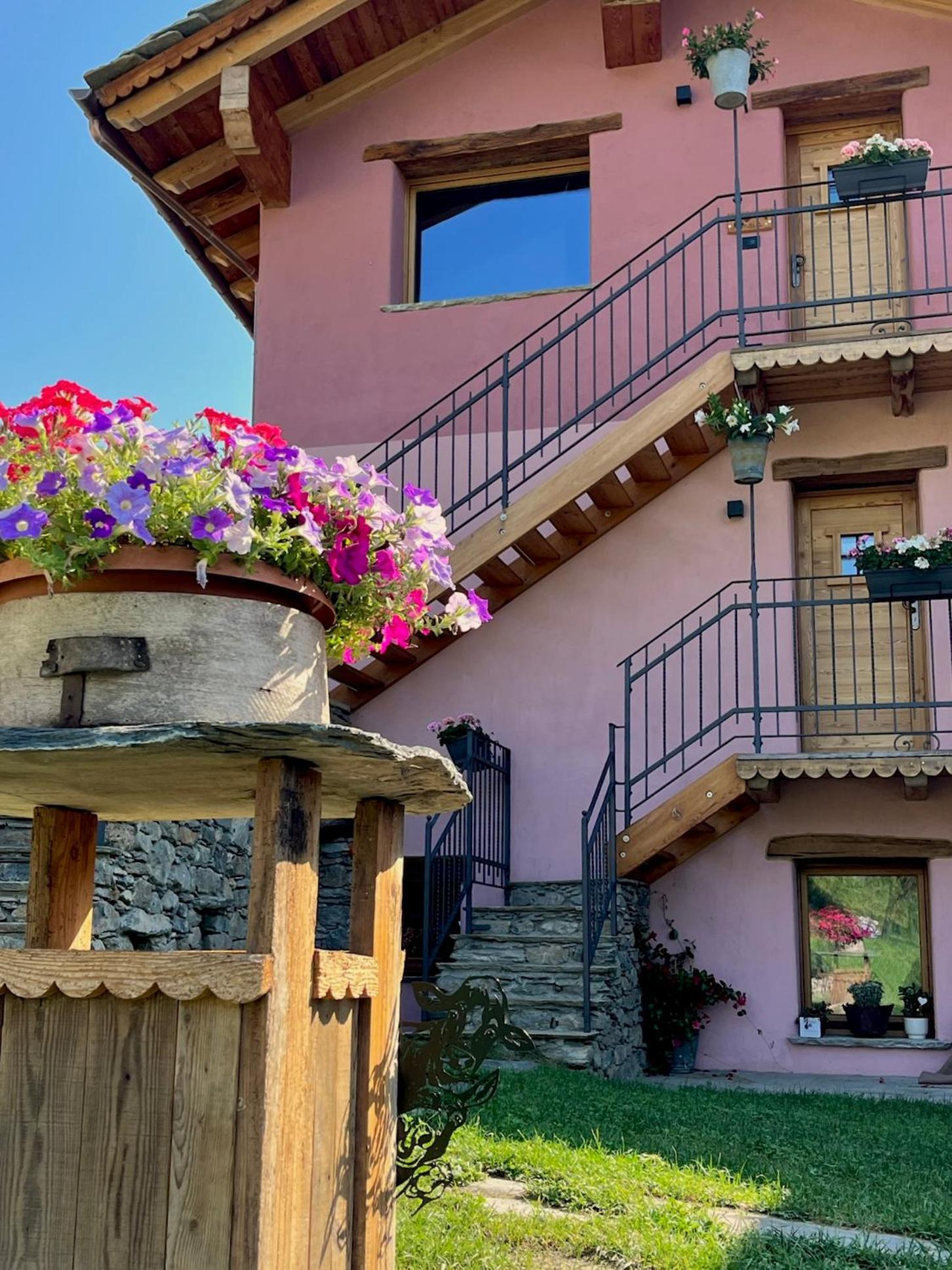 La Famille D'Evian Hotel Villeneuve Kültér fotó